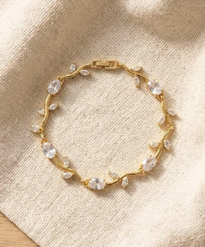 WHITE TULIP BRACELET